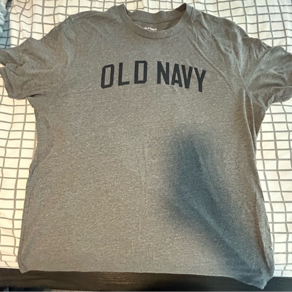 Old Navy Charcoal Men's Tee - Picture 1 of 2